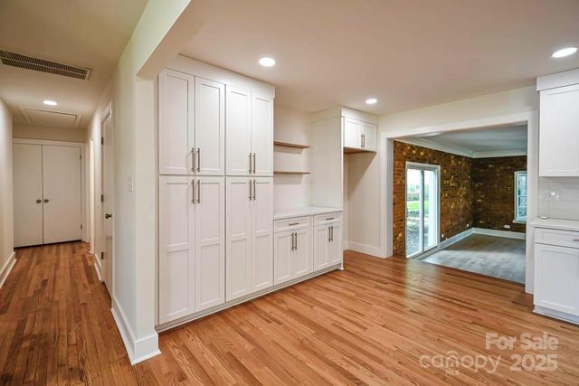 1513 Greenview Place, Charlotte, NC 28208