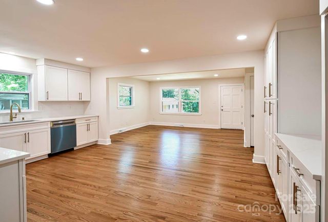 1513 Greenview Place, Charlotte, NC 28208