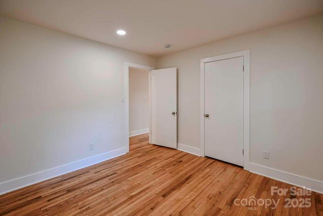 1513 Greenview Place, Charlotte, NC 28208