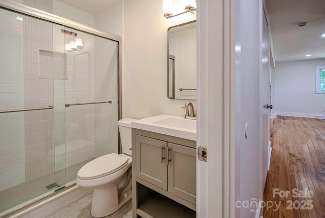 1513 Greenview Place, Charlotte, NC 28208