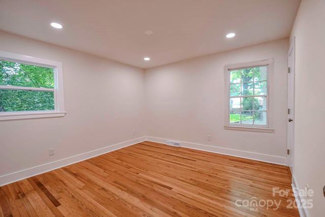 1513 Greenview Place, Charlotte, NC 28208