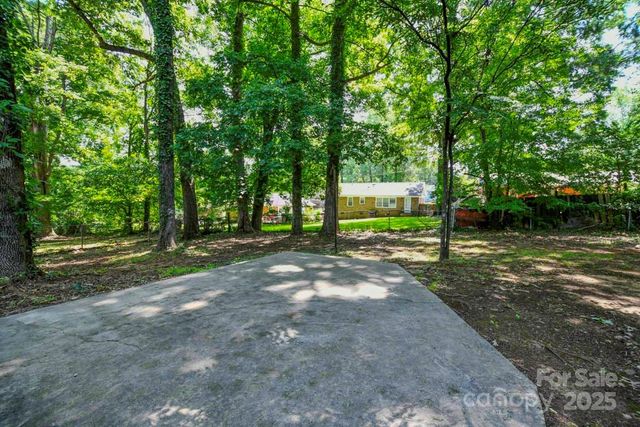 1513 Greenview Place, Charlotte, NC 28208