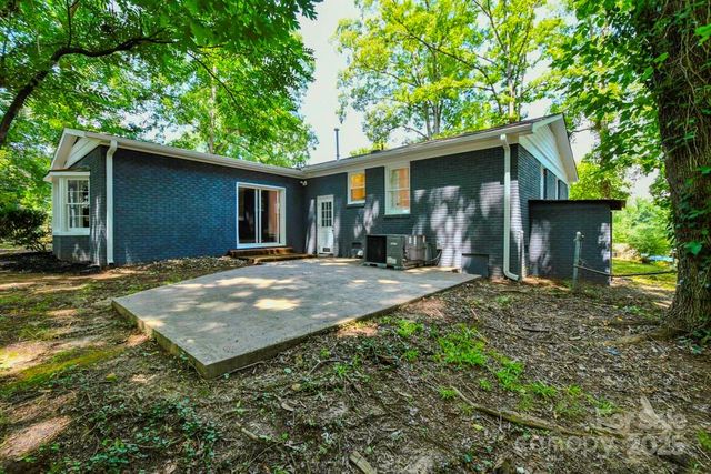 1513 Greenview Place, Charlotte, NC 28208