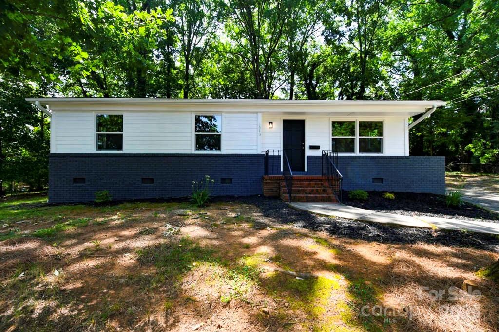 1513 Greenview Place, Charlotte, NC 28208