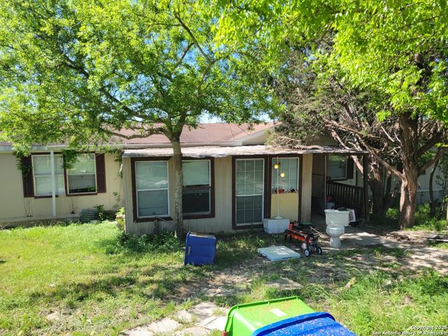 257 Forest Trail, Bandera, TX 78003