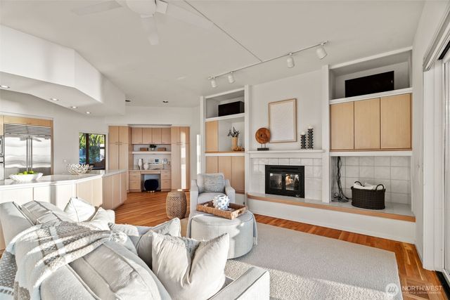 9233 Olympic View Drive, Edmonds, WA 98020