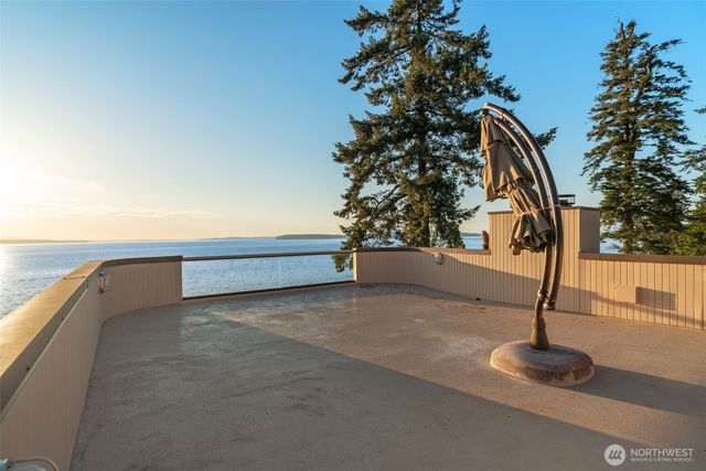 9233 Olympic View Drive, Edmonds, WA 98020