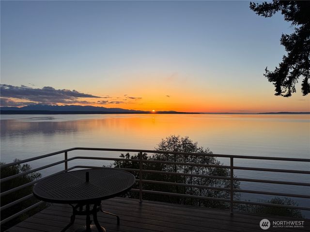 9233 Olympic View Drive, Edmonds, WA 98020