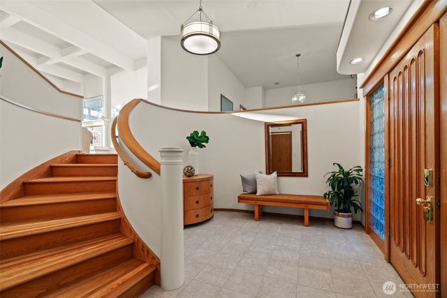 9233 Olympic View Drive, Edmonds, WA 98020