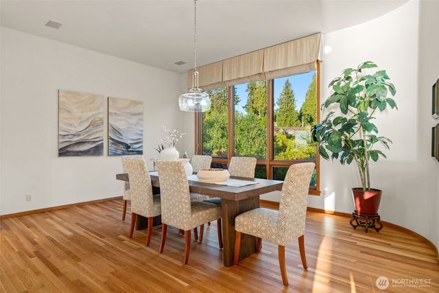 9233 Olympic View Drive, Edmonds, WA 98020