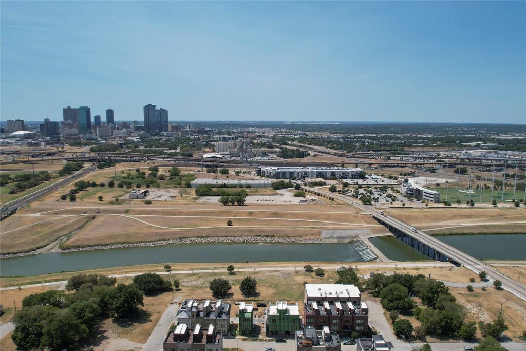 444 Vista Buena Trail, Fort Worth, TX 76111 — exterior