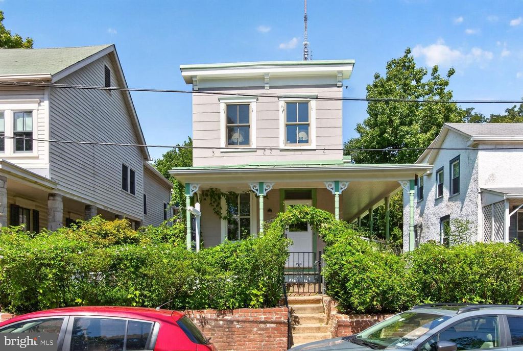 4430 GRANT RD NW, Washington, DC 20016