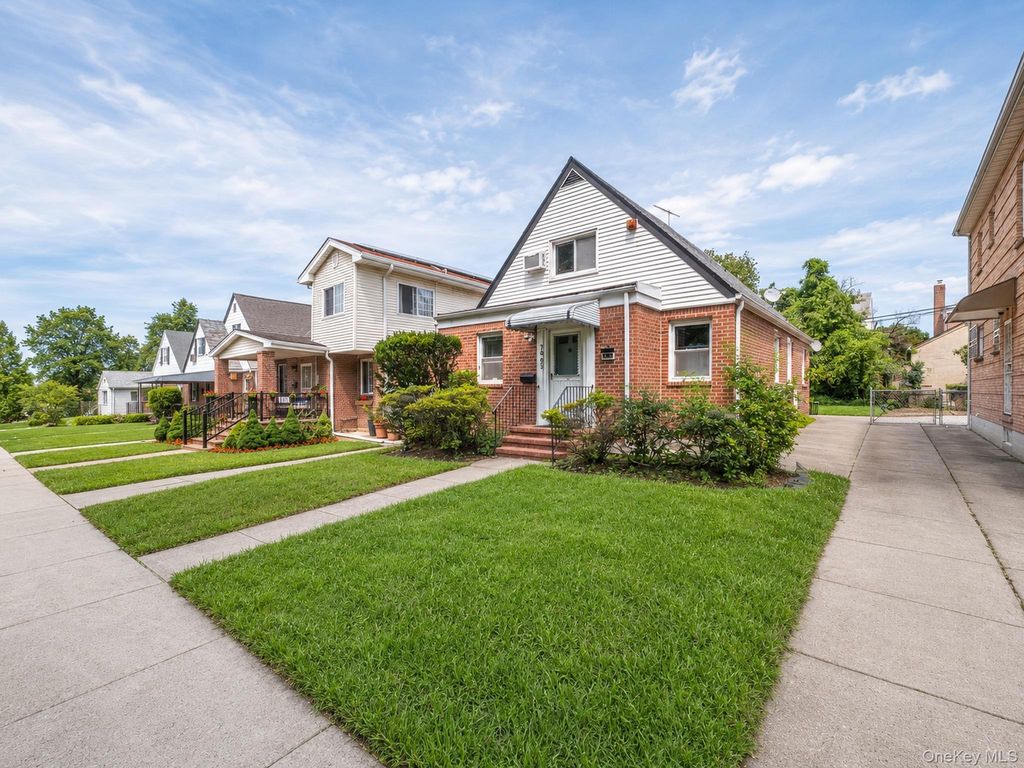 76-53 172nd Street, Fresh Meadows, NY 11366 — photo 4