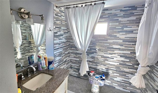 41 2ND STREET, Bradenton, FL 34210