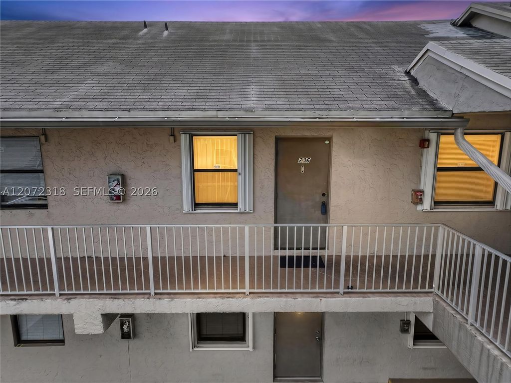 7670 SW 152nd Ave 206, Miami, FL 33193