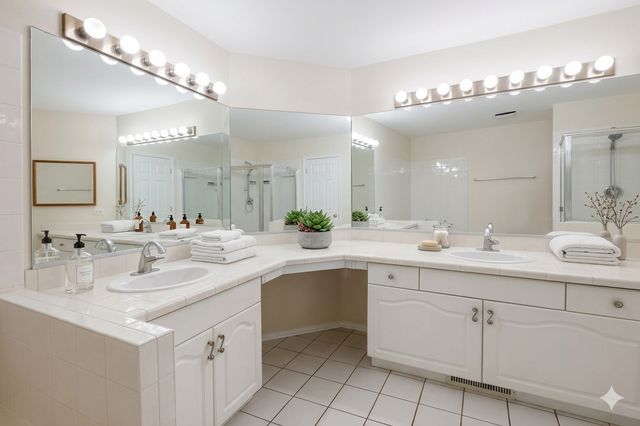 147 White Branch Court N, Schaumburg, IL 60194