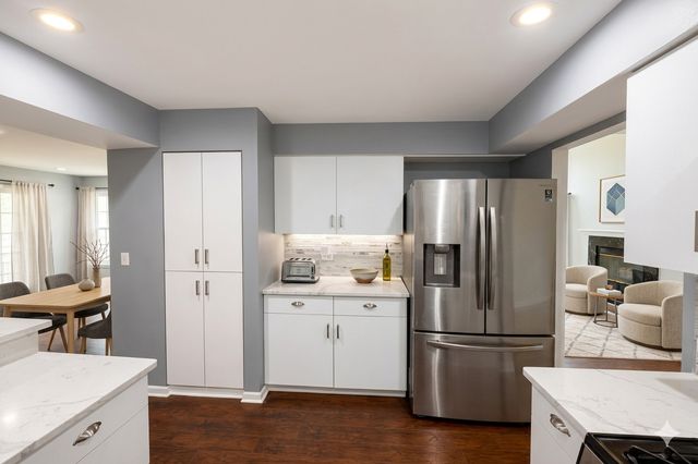 147 White Branch Court N, Schaumburg, IL 60194