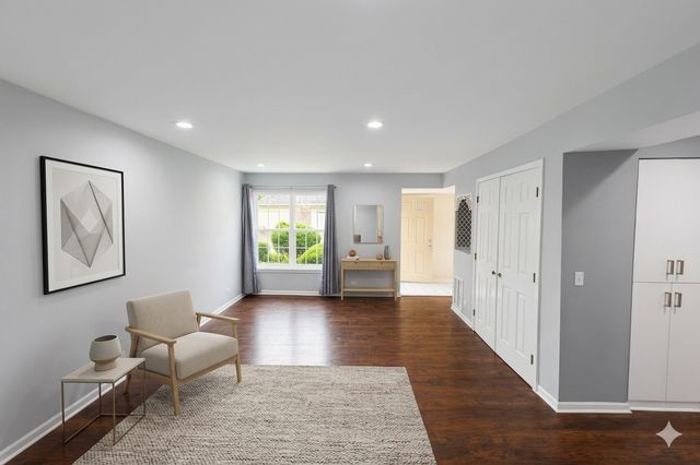 147 White Branch Court N, Schaumburg, IL 60194