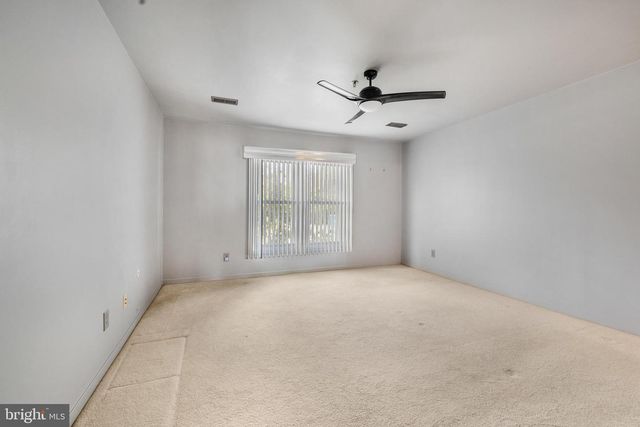 5213-UNIT LE PARC DR #4, Wilmington, DE 19809