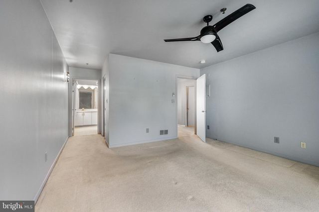 5213-UNIT LE PARC DR #4, Wilmington, DE 19809