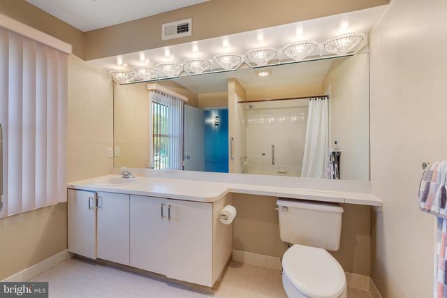 5213-UNIT LE PARC DR #4, Wilmington, DE 19809