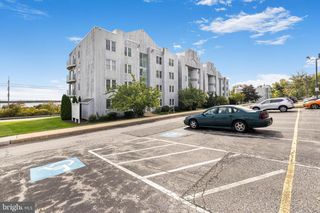 5213-UNIT LE PARC DR #4, Wilmington, DE 19809