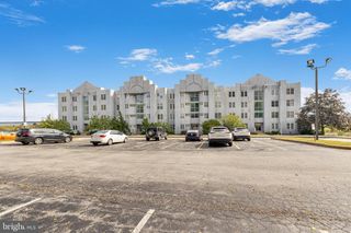 5213-UNIT LE PARC DR #4, Wilmington, DE 19809