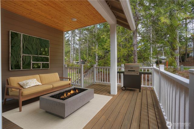 21 E Eastwood Lane, Union, WA 98592