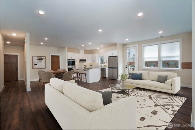 21 E Eastwood Lane, Union, WA 98592