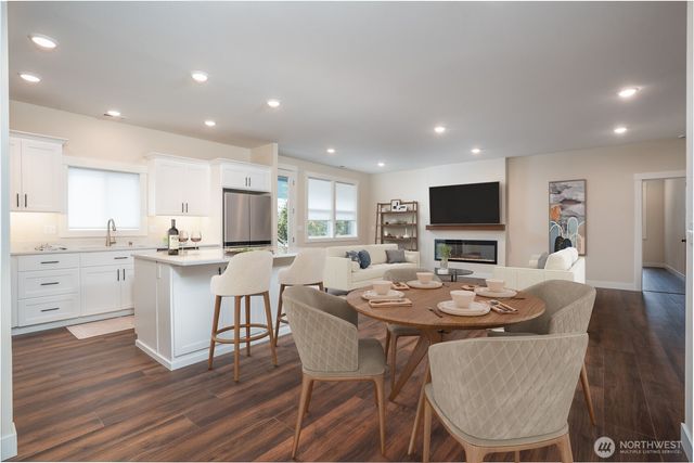 21 E Eastwood Lane, Union, WA 98592