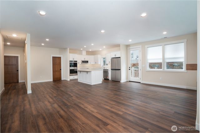 21 E Eastwood Lane, Union, WA 98592