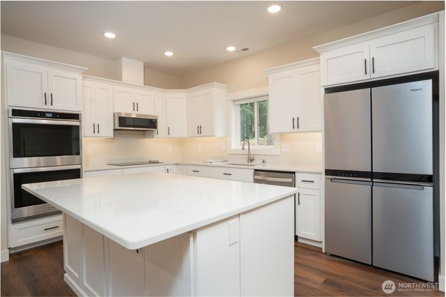 21 E Eastwood Lane, Union, WA 98592