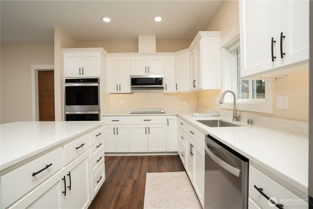 21 E Eastwood Lane, Union, WA 98592