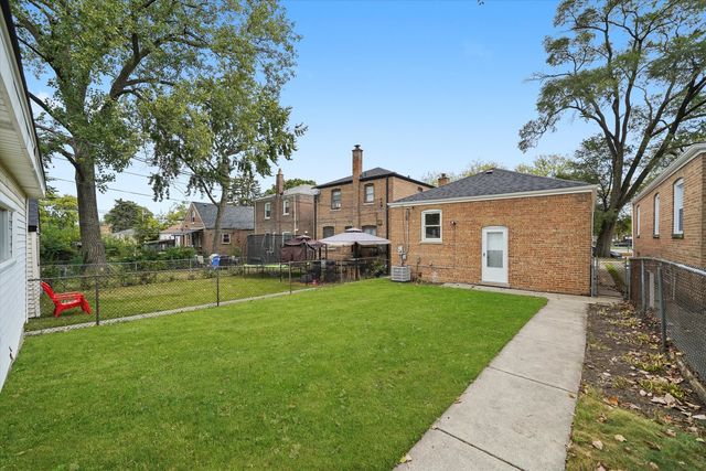 9728 S Greenwood Avenue, Chicago, IL 60628