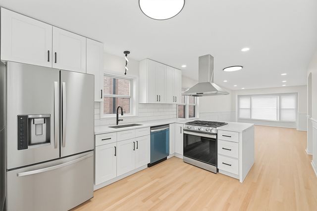 9728 S Greenwood Avenue, Chicago, IL 60628