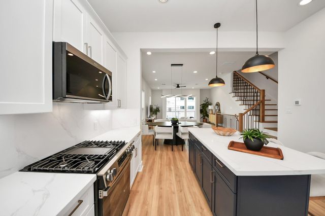 2426 Ella Boulevard, Houston, TX 77008