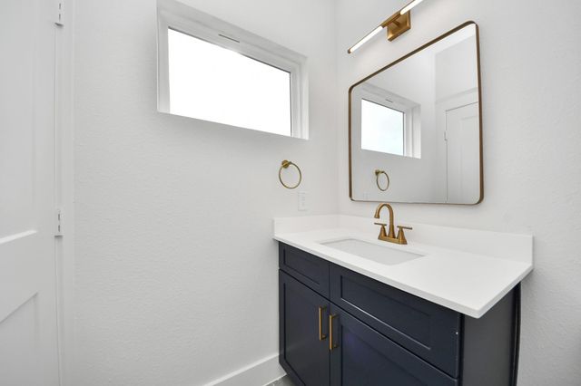 2426 Ella Boulevard, Houston, TX 77008