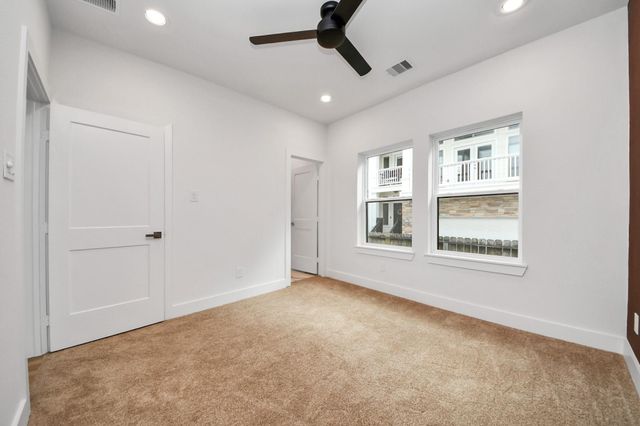 2426 Ella Boulevard, Houston, TX 77008