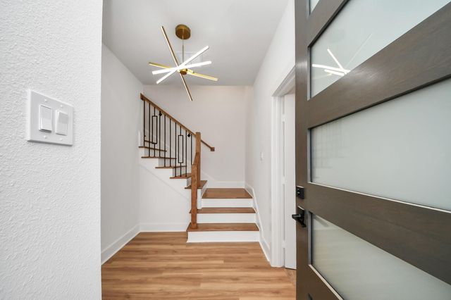 2426 Ella Boulevard, Houston, TX 77008