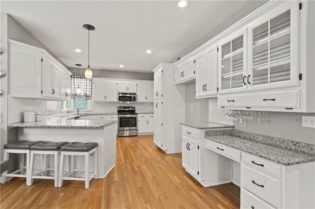 14726 MACKEY Street, Overland Park, KS 66223