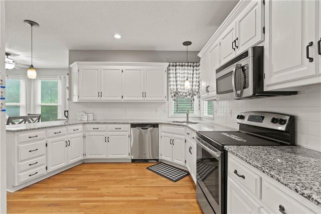 14726 MACKEY Street, Overland Park, KS 66223