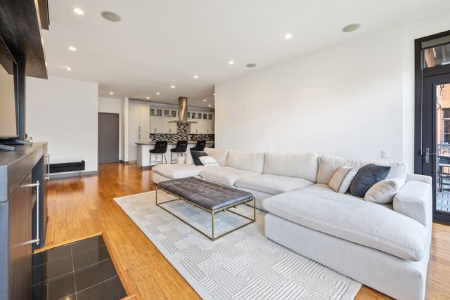 560 W Fulton Street 403, Chicago, IL 60661