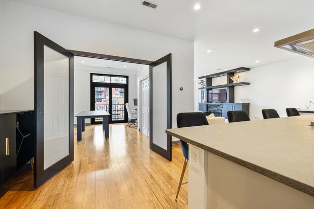 560 W Fulton Street 403, Chicago, IL 60661