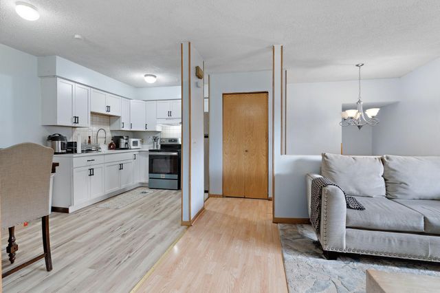 4421 Cinnamon Ridge Circle, Eagan, MN 55122