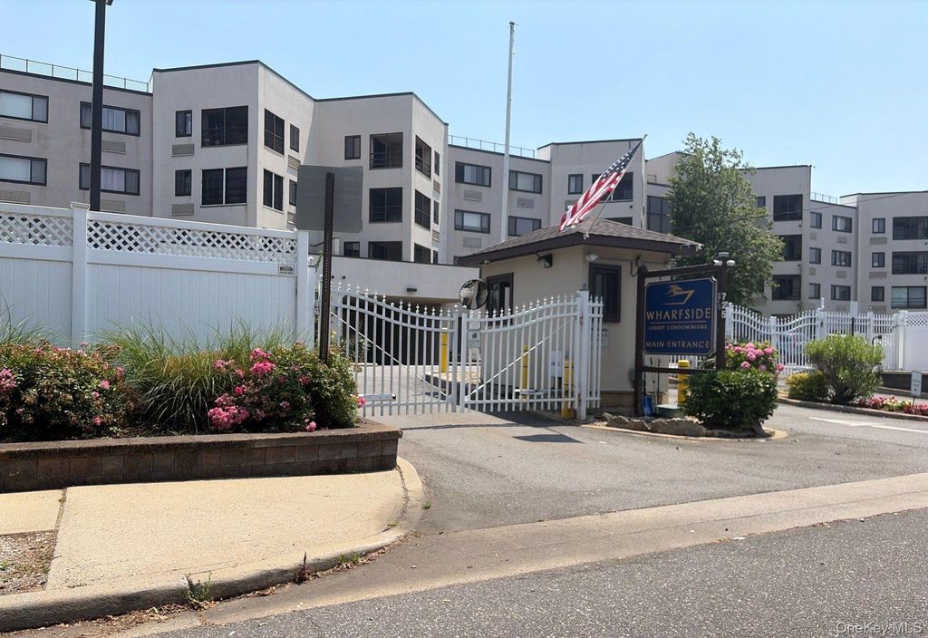 725 Miller Avenue 238, Freeport, NY 11520