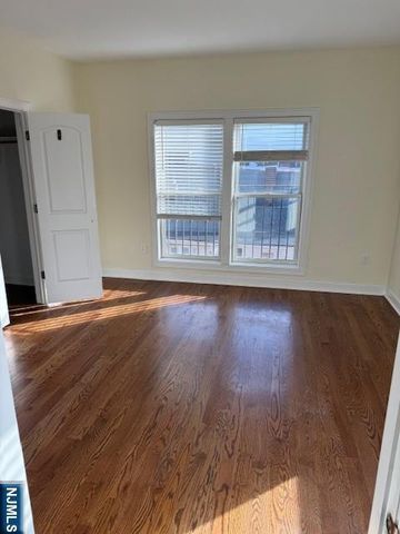 600 Frank E Rodgers 3, Harrison, NJ 07029