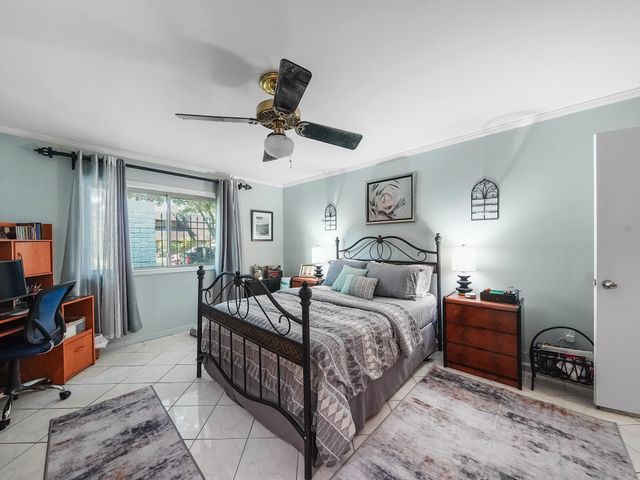 14014 Locke Lane, Houston, TX 77077