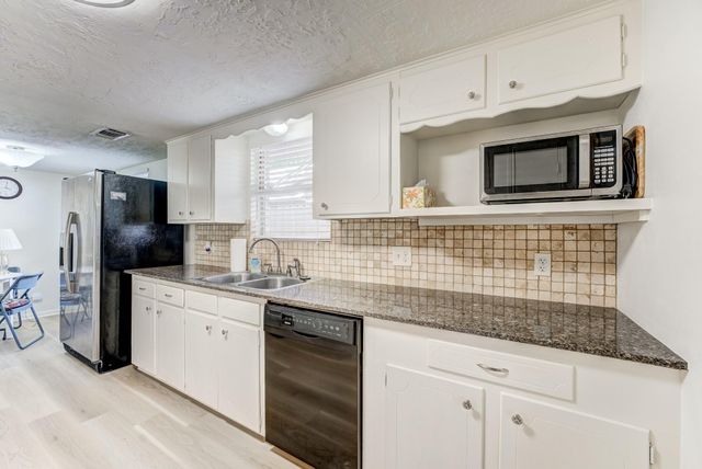 3334 Spring Valley Road, Houston, TX 77080