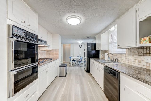 3334 Spring Valley Road, Houston, TX 77080
