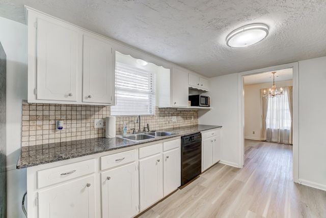 3334 Spring Valley Road, Houston, TX 77080